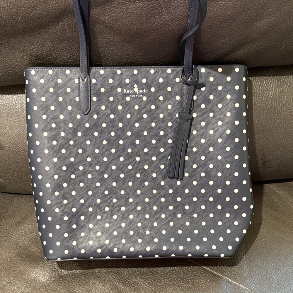 Kate spade navy and white polka dotted tote